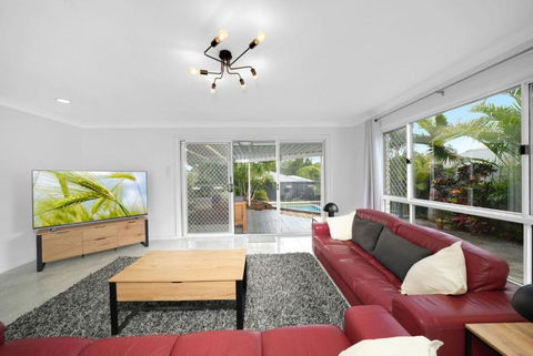 Family Escape Serene Oasis With Pool And AC - Tourism Brisbane 1