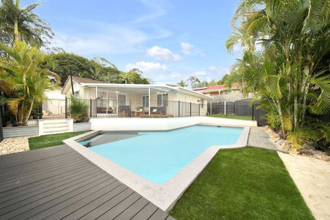 Family Escape Serene Oasis With Pool And AC - Tourism Brisbane 0