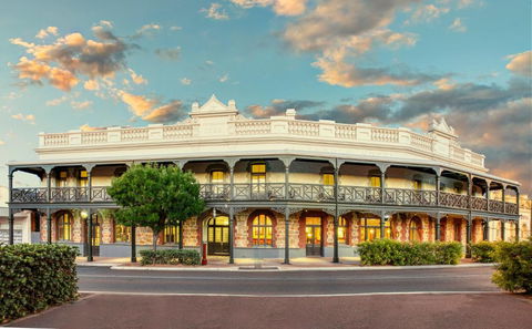 Farmers Home Hotel - Tourism Brisbane 0