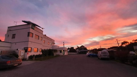 Fish Creek Hotel - Brisbane Tourism 0