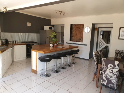 Fossickers Den Dugout Accommodation - Tourism Brisbane 3