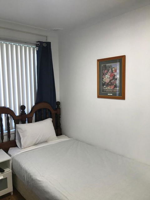 Fragrant Home-68C One King Single Bed Aircon Room - Tourism Brisbane 0