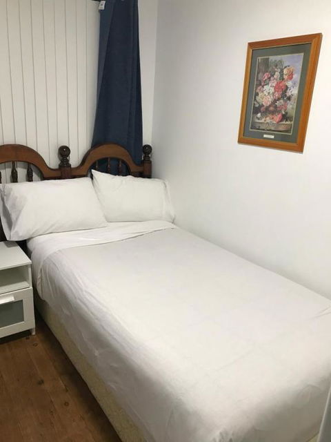 Fragrant Home-68C One King Single Bed Aircon Room - Tourism Brisbane 1
