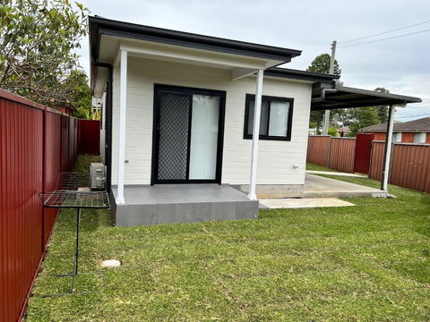 Fragrant Home-68A Brand New 2 Rooms House With Beautiful Private Garden And Entrance,5G Wifi - Tourism Brisbane 0