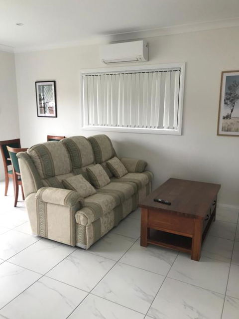 Fragrant Home-68A Brand New 2 Rooms House With Beautiful Private Garden And Entrance,5G Wifi - Tourism Brisbane 4