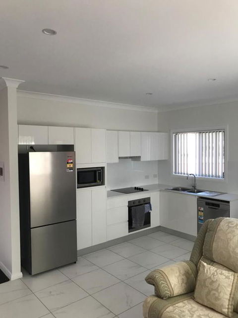 Fragrant Home-68A Brand New 2 Rooms House With Beautiful Private Garden And Entrance,5G Wifi - Tourism Brisbane 1