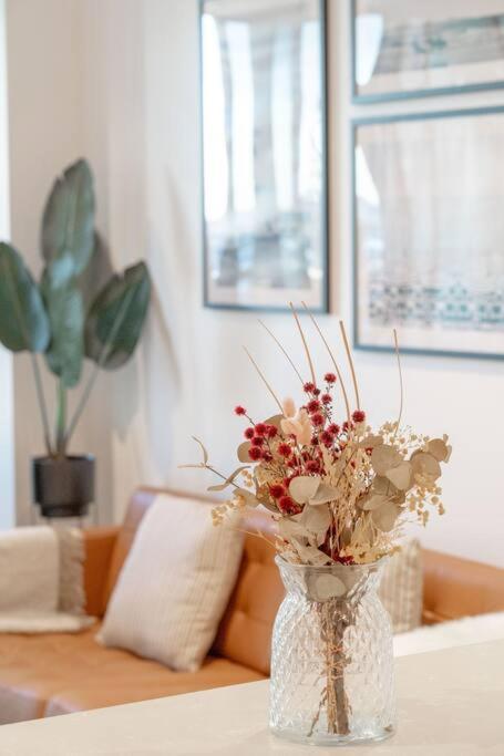 FV Peppers 2BR 2BA W Parking, Shared Spa, Gym, Pool - Brisbane 4u 2