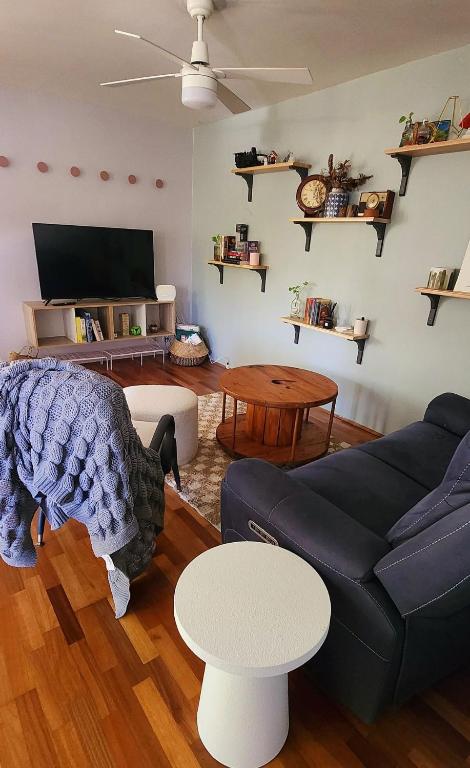 Funky Vibes 2 Bedroom Gem - Brisbane Tourism 1