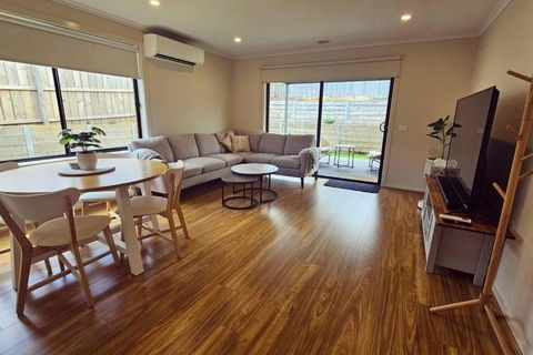 Getaway On Amaroo Way - Tourism Brisbane 0