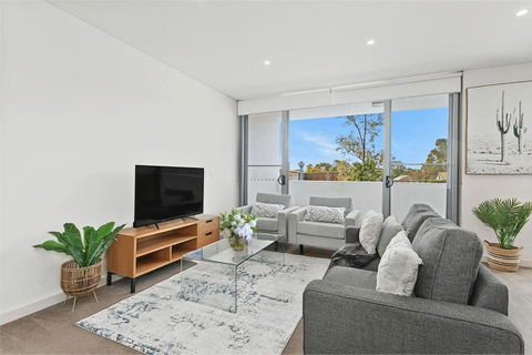 GLAD3 Gladesville Getaway Bright & Contemporary - Tourism Brisbane 0
