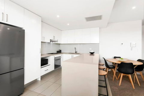 GLAD3 Gladesville Getaway Bright & Contemporary - Tourism Brisbane 4