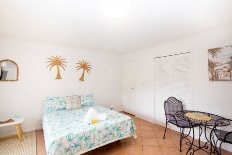 GORGEOUS STUDIO + 100M TO BEACH + POOL - Brisbane Tourism 0