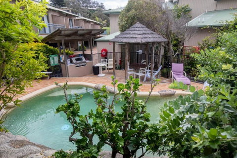 GORGEOUS STUDIO + 100M TO BEACH + POOL - Brisbane Tourism 1