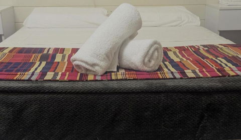GRAND CENTRAL HOTEL PROSERPINE - Brisbane 4u 1