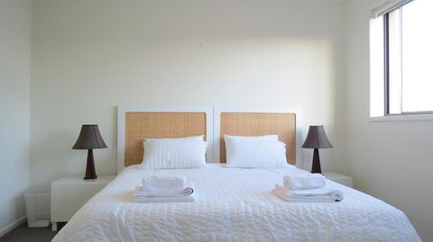 GREENWAY WATERS Apartments - Tourism Brisbane 4