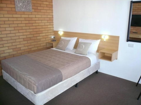 Grong Grong Motor Inn - Tourism Brisbane 0