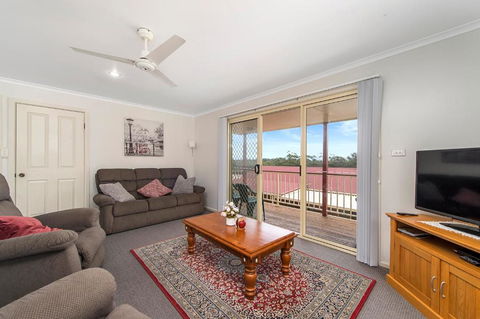 H1211 Mission Terrace Lakewood Heights Estate - Tourism Brisbane 1