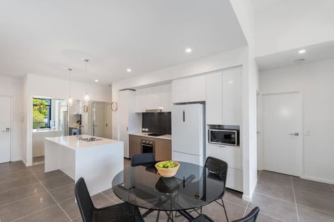 H6B - Round About Bulimba - Brisbane Tourism 0
