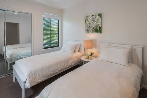 H6B - Round About Bulimba - Brisbane Tourism 3