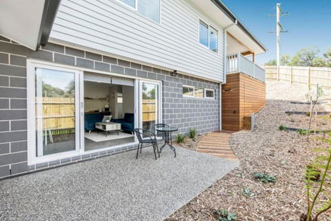 HALE KUPA Rye Beach House Spa Table Tennis - Brisbane Tourism 2