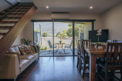 Halls Gap Townhouse Escape - Tourism Brisbane 0