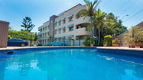 Hampton Court Apartments - Brisbane Tourism 0