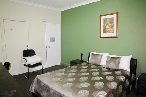 Hampton Court Apartments - Brisbane Tourism 1