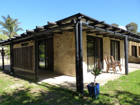 Happy Dogs Cottage Margaret River - Tourism Brisbane 1