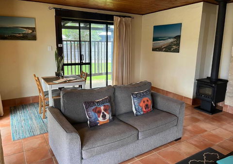 Happy Dogs Cottage Margaret River - Tourism Brisbane 3