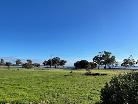 Happy Wanderer Motel Lake Boga ON THE LAKE WITH LAKE VIEWS - Tourism Brisbane 2