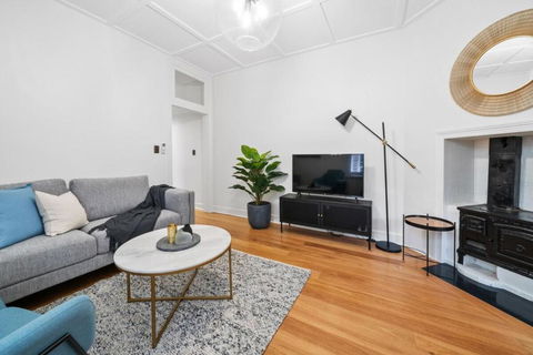 Harbour View Terrace House In The Heart Of The Rocks - Tourism Brisbane 1