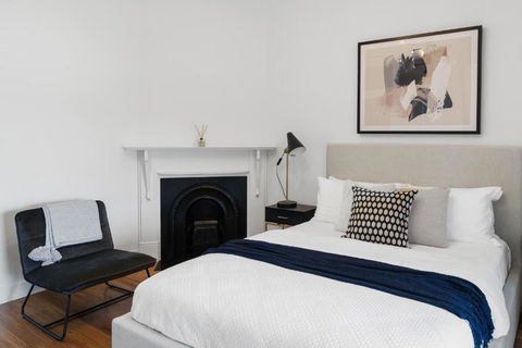 Harbour View Terrace House In The Heart Of The Rocks - Tourism Brisbane 0