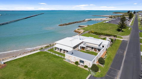 Harbour Masters Beachport - Tourism Brisbane 0