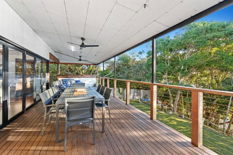 Hastings Paradise Lake House - Tourism Brisbane 1