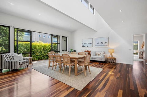 Haven Beach House - Tourism Brisbane 3