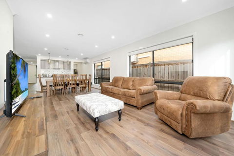 Happy Cozy Convenient 4BR, Breezy, Near Mall, Park - Tourism Brisbane 1