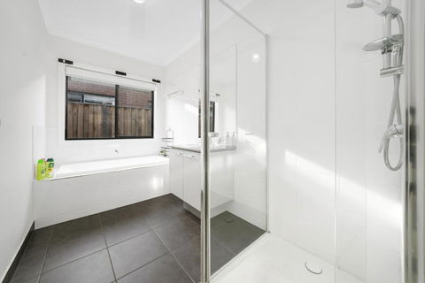 Happy Cozy Convenient 4BR, Breezy, Near Mall, Park - Tourism Brisbane 3