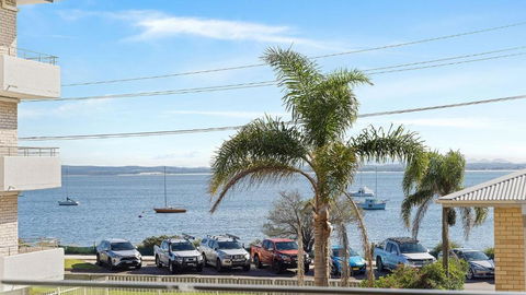 Hideaway 1, 3 Lillian St - Stunning Water Views - Tourism Brisbane 1