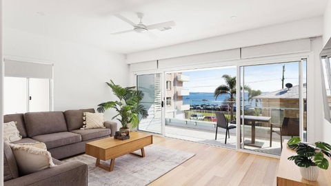 Hideaway 1, 3 Lillian St - Stunning Water Views - Tourism Brisbane 3