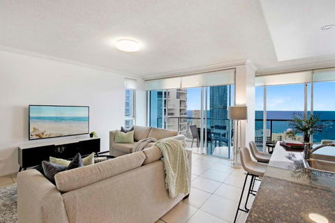 HIGH FLOOR GUARANTEE - 3 Bedroom Plus Study Apartments At Chevron Renaissance - Self Contained & Privately Managed - Wow Stay - Tourism Brisbane 1