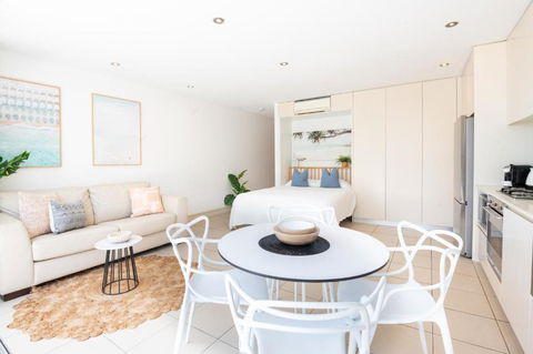 HolidayRento Boutique Terrace Apt In Bondi Beach - Tourism Brisbane 3