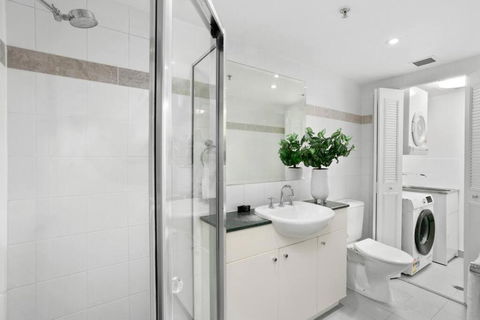 HELP1 - Chatswood Charm Central Apartment Near Station - Tourism Brisbane 3