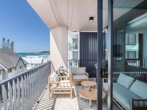 Hemingway Palm Beach - Premium Oceanview Apartments By Burleigh Letting - Tourism Brisbane 2