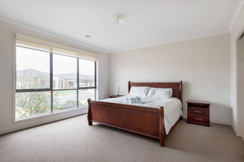Holiday Rental 6 KING BD 12PPL - Tourism Brisbane 2