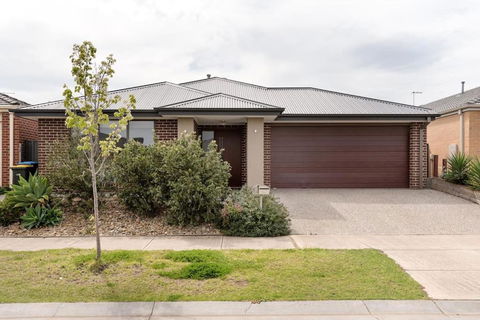 Holiday Rental 6 KING BD 12PPL - Tourism Brisbane 1