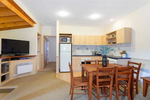 HAY SHED Chalet, Alpine-getaways - Brisbane Tourism 1