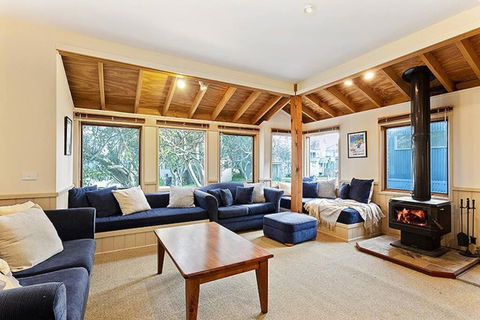 HAY SHED Chalet, Alpine-getaways - Brisbane Tourism 2
