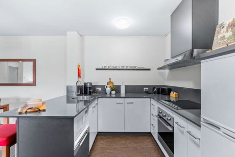 Hay Street CBD Apartment Close To Swan River - Tourism Brisbane 0