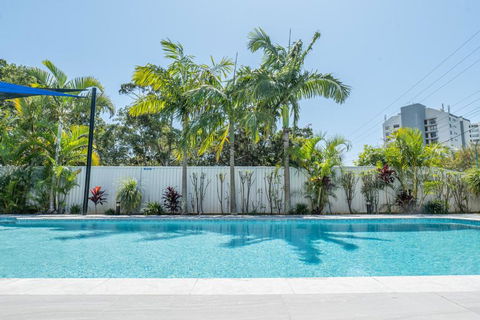 HEART OF BURLEIGH Holiday Villa - Perfect Location With Pools - Brisbane Tourism 0