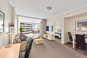 Heart of the CBD ~ 1Bed/1Bath/Balcony/Free Parking